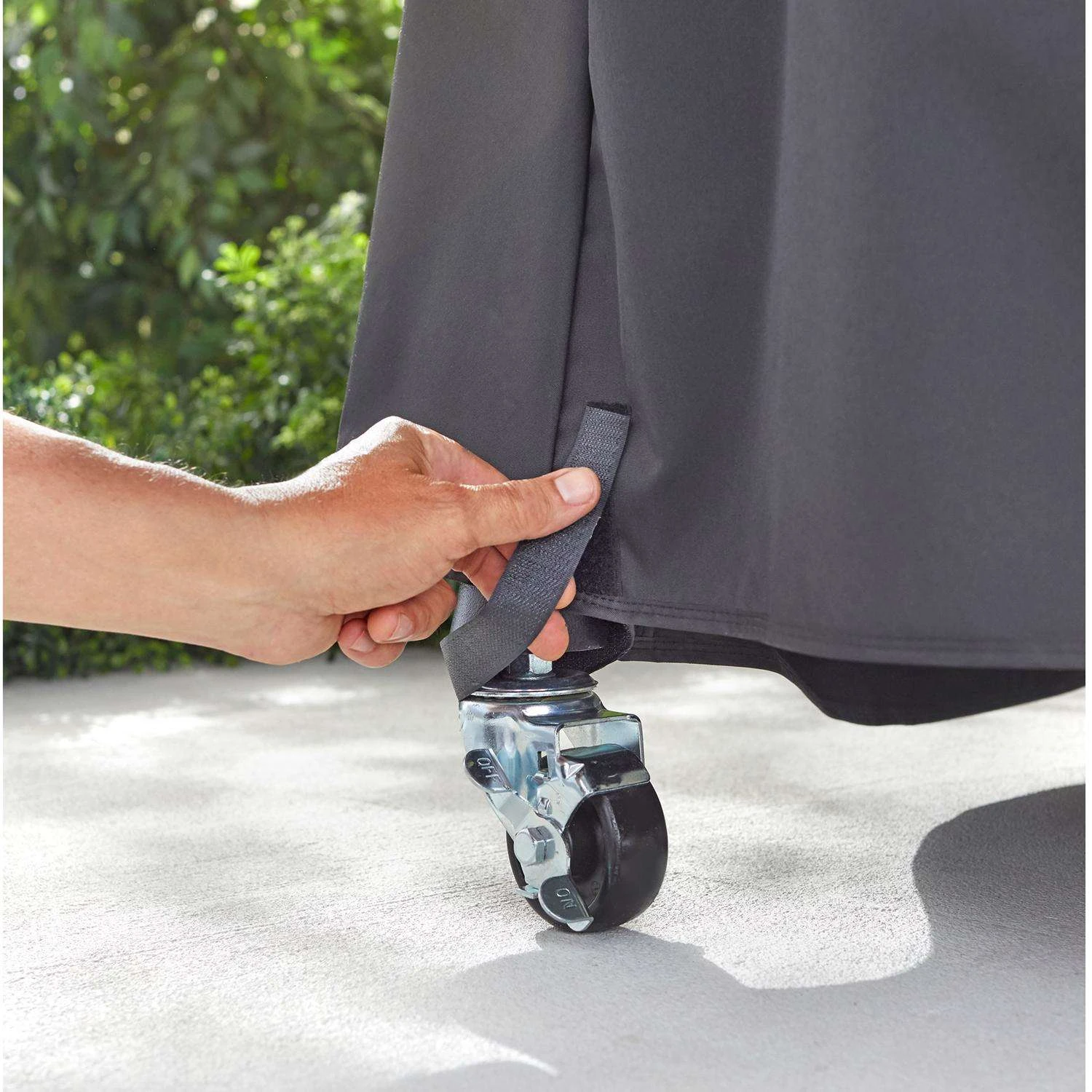 Weber Smokefire EX4 Wood Pellet Grill Black Grill Cover - Image 4