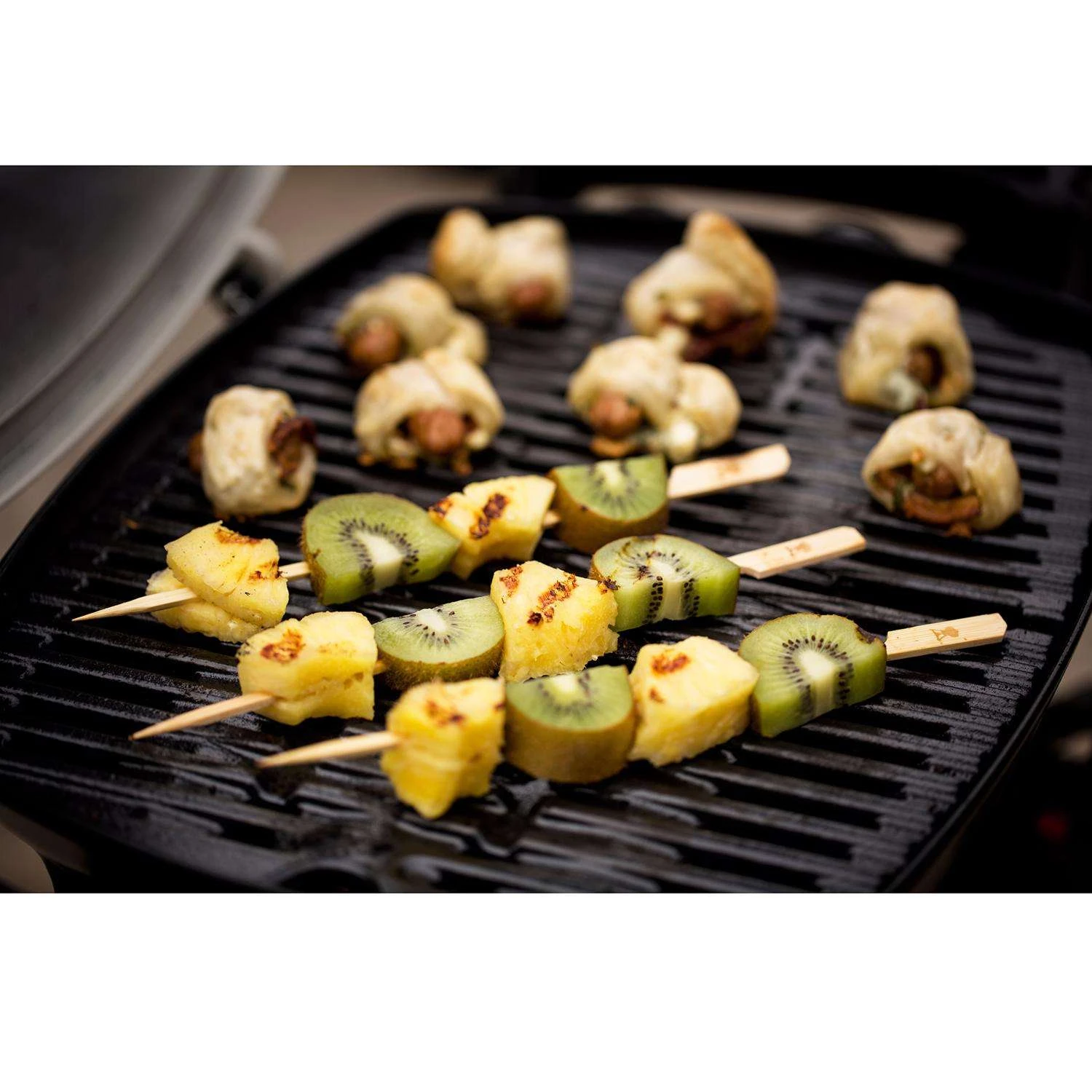 Weber Q1200 1 Burner Liquid Propane Grill Red - Image 8