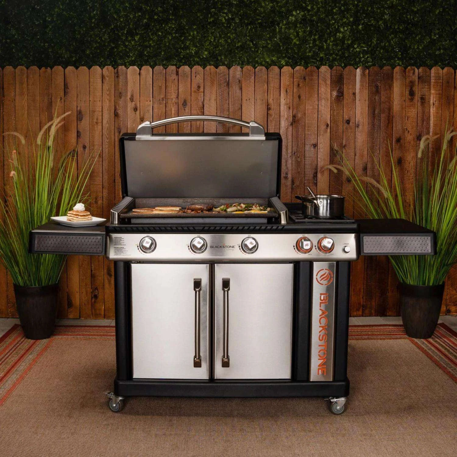 Blackstone 5 Burner Liquid Propane Outdoor Griddle Black/Silver - Image 3