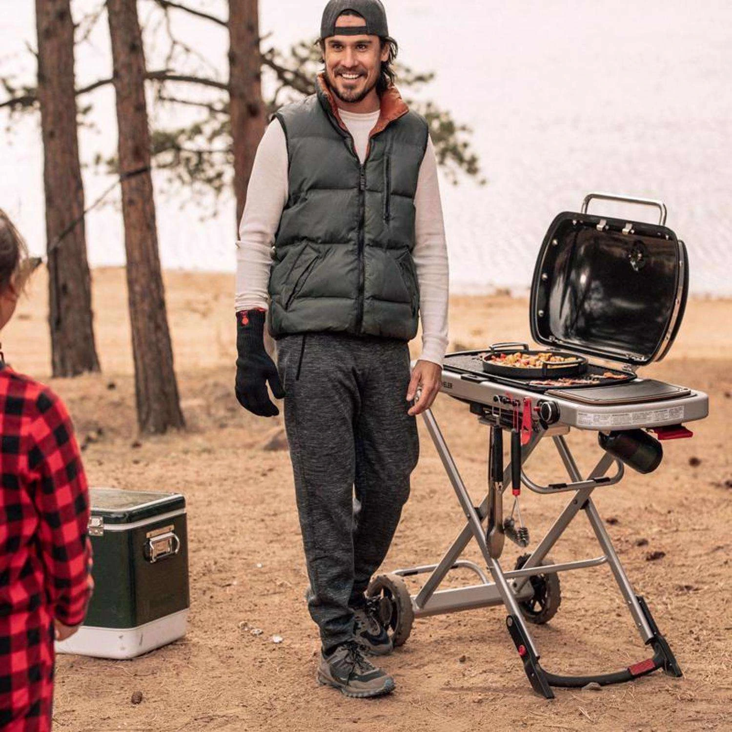 Weber Traveler 1 Burner Liquid Propane Portable Grill Black - Image 9